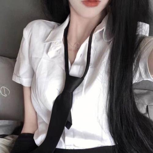 女学生和亨利先生
